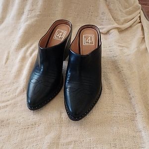 Black cowboy style slides